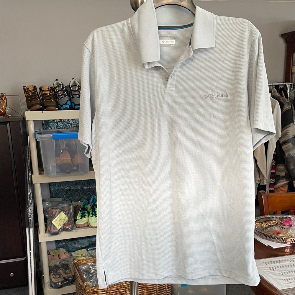 Columbia Men’s Subtle Gray Performance Golf Polo V-Neck Short Sleeve Shirt  Sz M